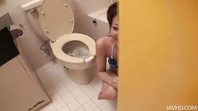 Flickan bredvid bjöd in oss på en kopp te och en trevlig jävla